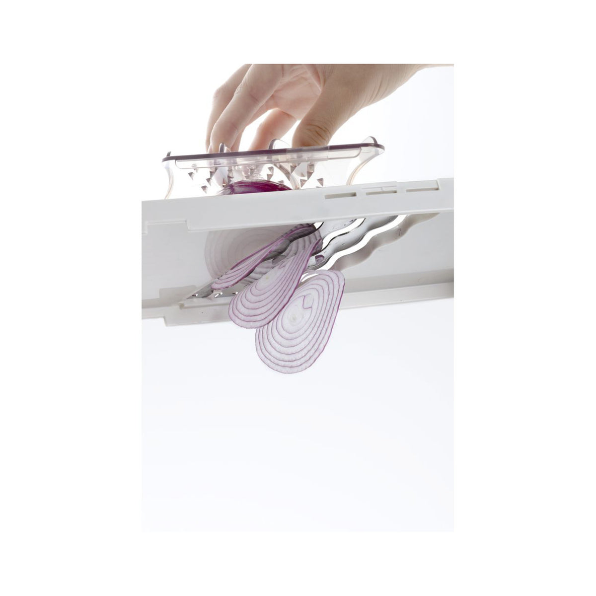 Arnest Triple Wave 3-Blade Vegetable Slicer A-77107 | Safety holder in use