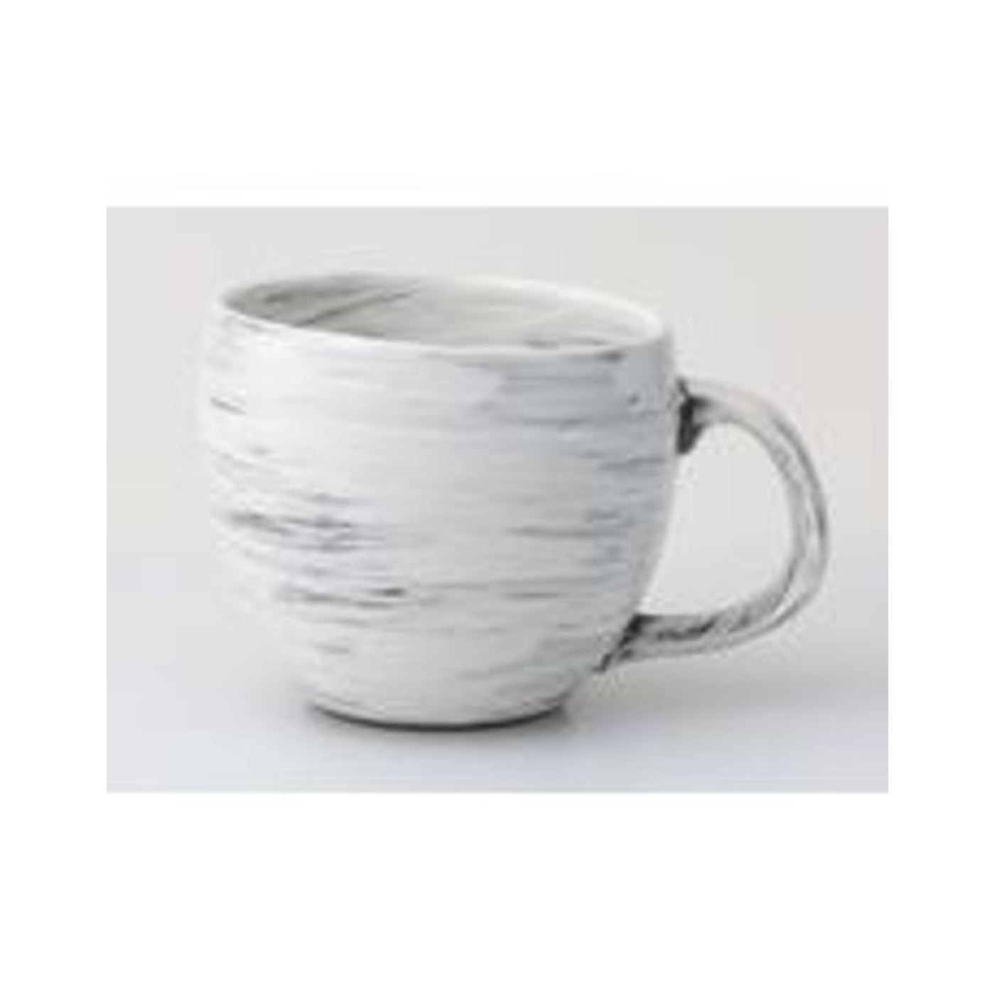 Saikai Toki Hasami Ware Hake Brush-Stroke Mug 340ml - img-1